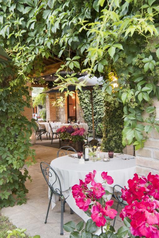 Tenuta Di Canonica Тоди Екстериор снимка