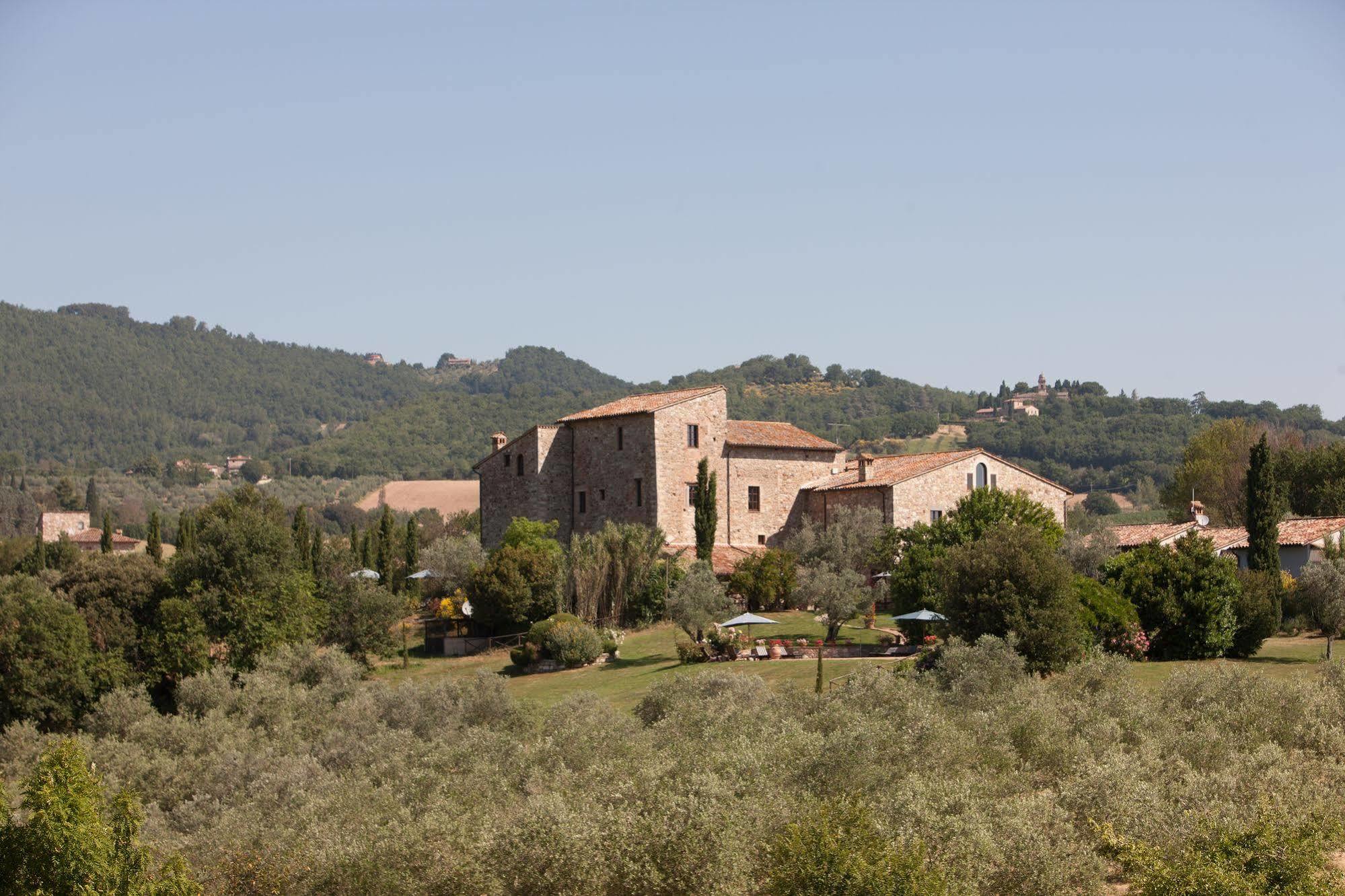 Tenuta Di Canonica Тоди Екстериор снимка