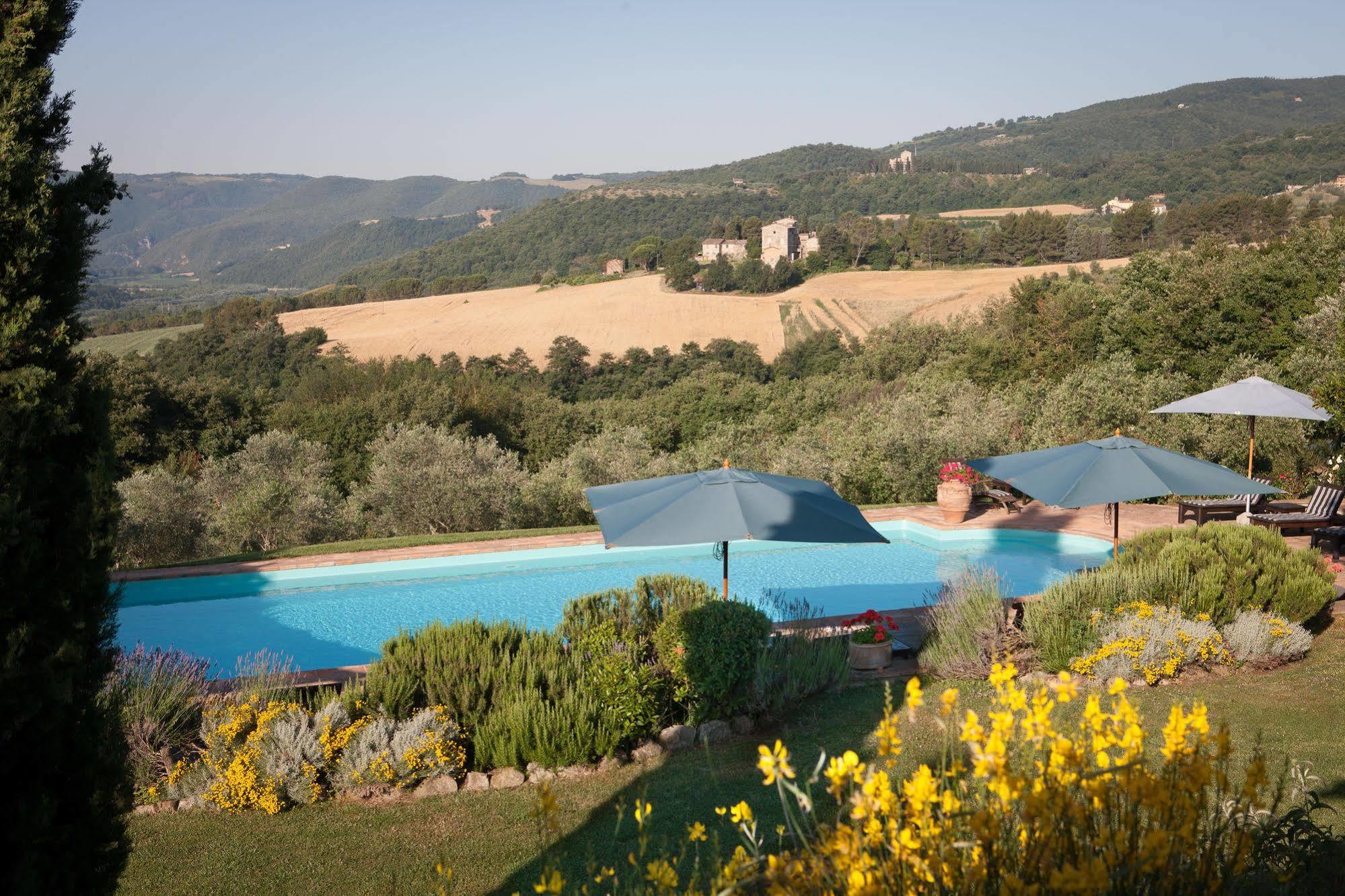 Tenuta Di Canonica Тоди Екстериор снимка