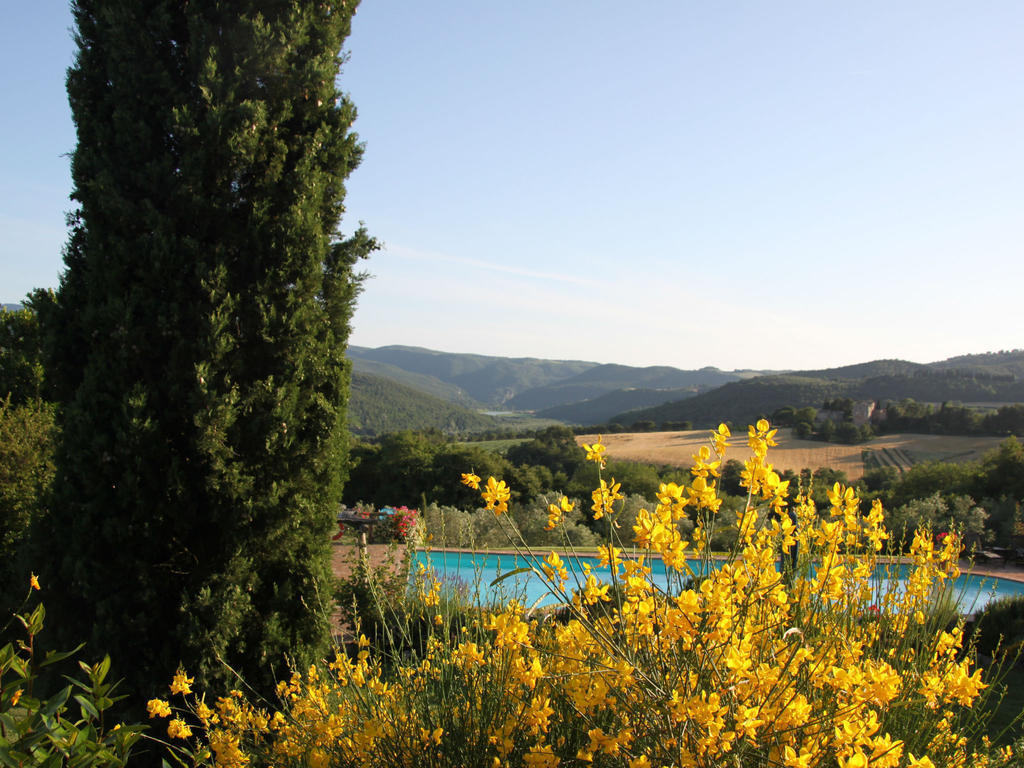 Tenuta Di Canonica Тоди Екстериор снимка